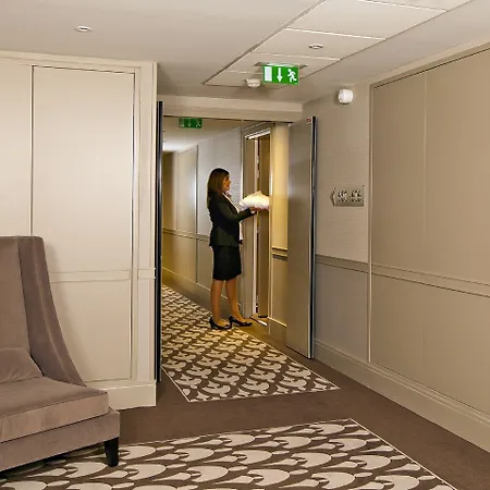 Paris Cdg Airport 4*