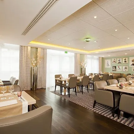Paris Cdg Airport Aparthotel 4*