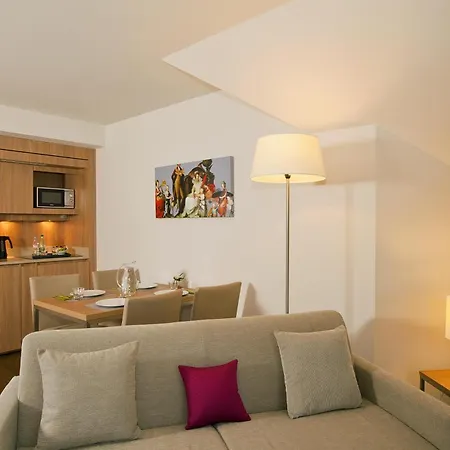 Paris Cdg Airport Aparthotel 4*